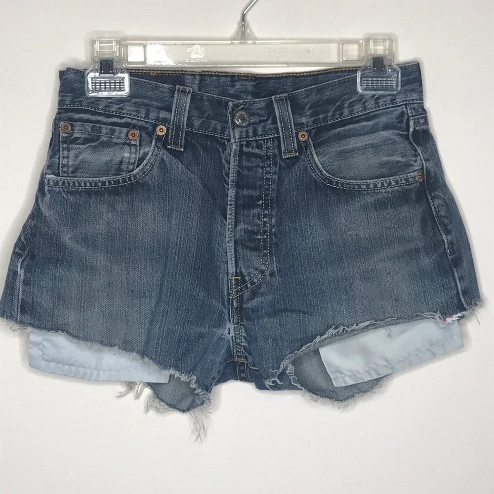Levi 501  distressed shorts 28 Waist
